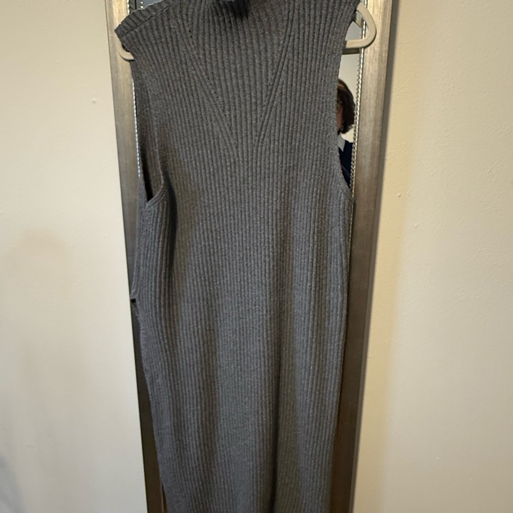 Gray Sleeveless Knit Dress